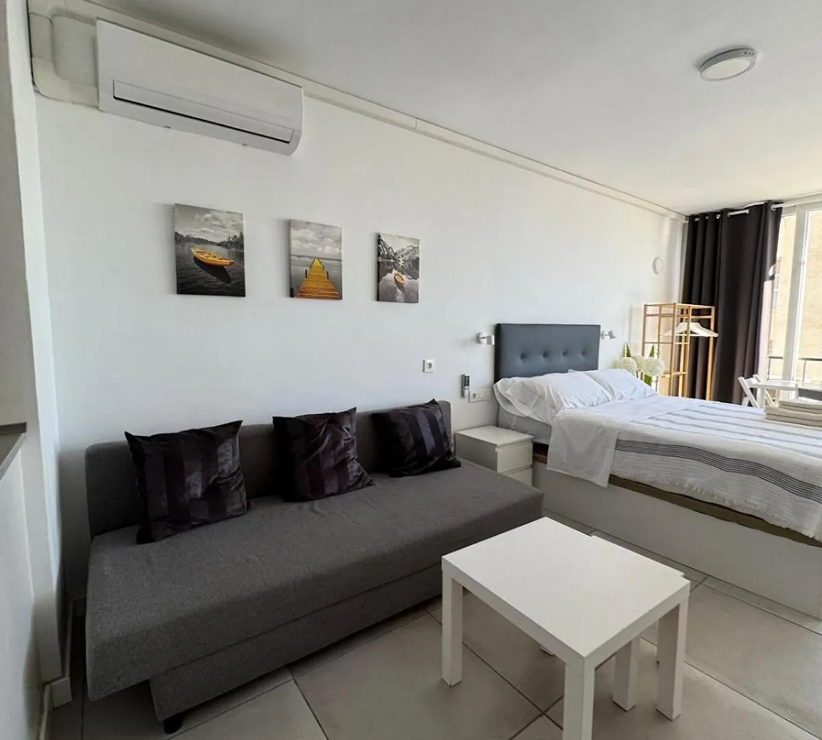 Inviting Studio With Sea View トレモリノス 0*,